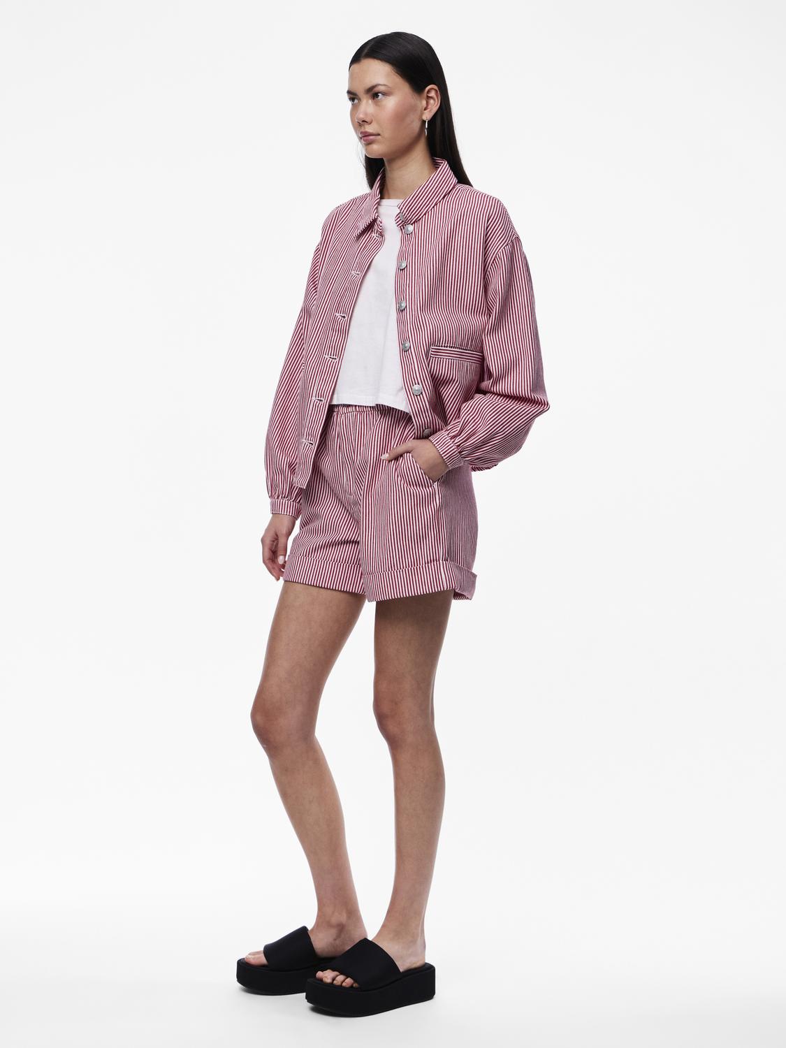 model_shot-front_full